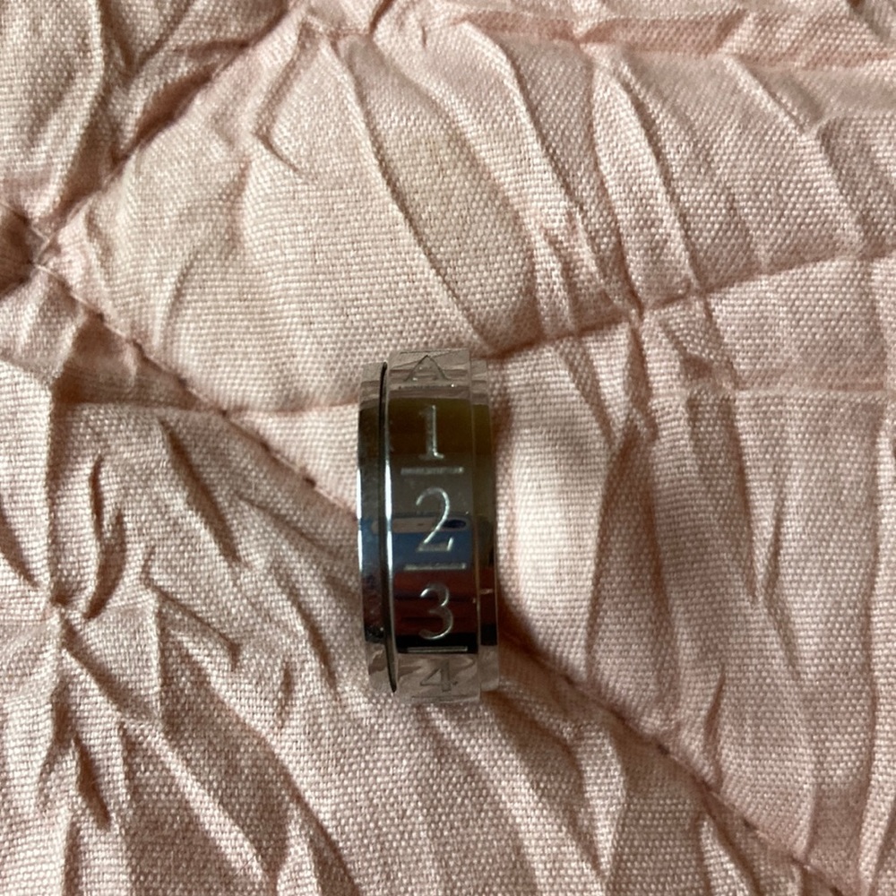 Spinner ring NUMBERS & LETTERS Size 8